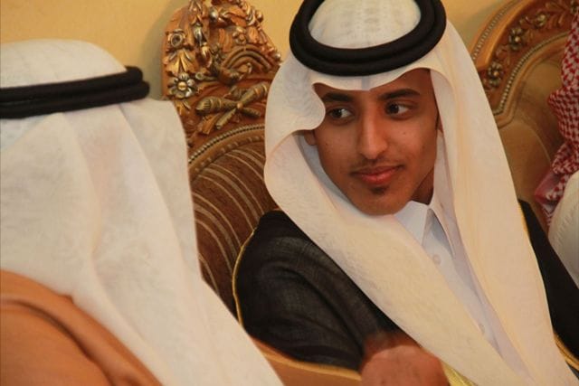 الملازم تركي الجبيري متزوجا بفندق المطلق بمدينة الرياض