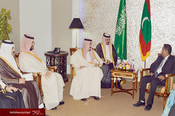 الأمير سلمان ورئيس المالديف يبحثان دعم التعاون والمستجدات الإقليمية والدولية