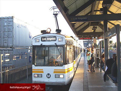 أمريكي أعمى يسقط أمام قطار وينجو من الموت