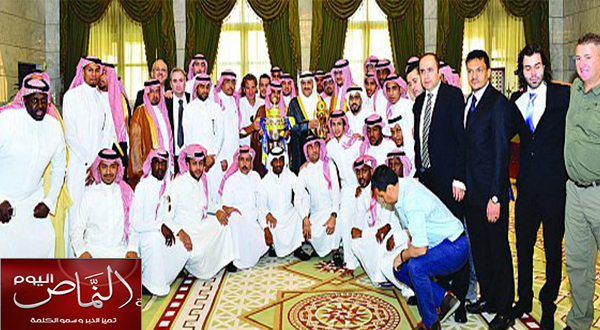 أمير الرياض ونائبه يستقبلان رئيس نادي النصر واللاعبين