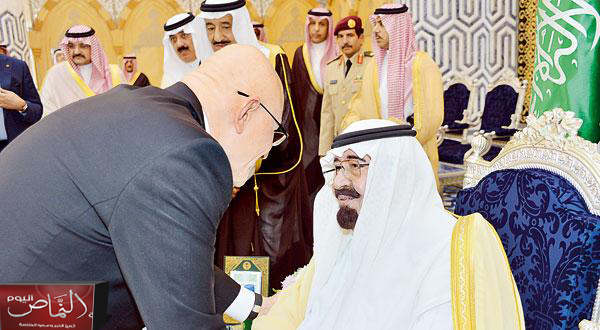خادم الحرمين الشريفين يستقبل رئيس وزراء لبنان