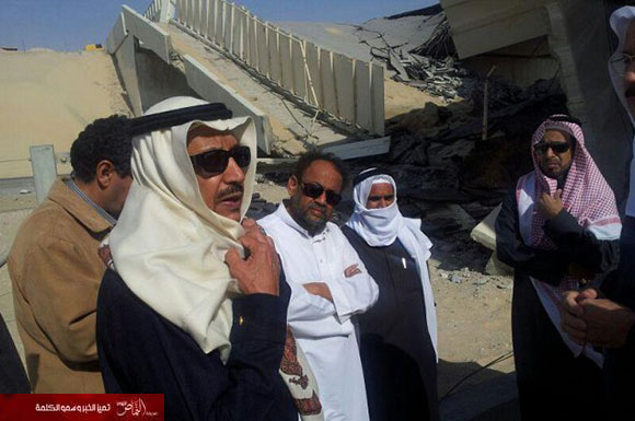 وزير النقل يزور الجسر المنهار على طريق الدمام-الرياض