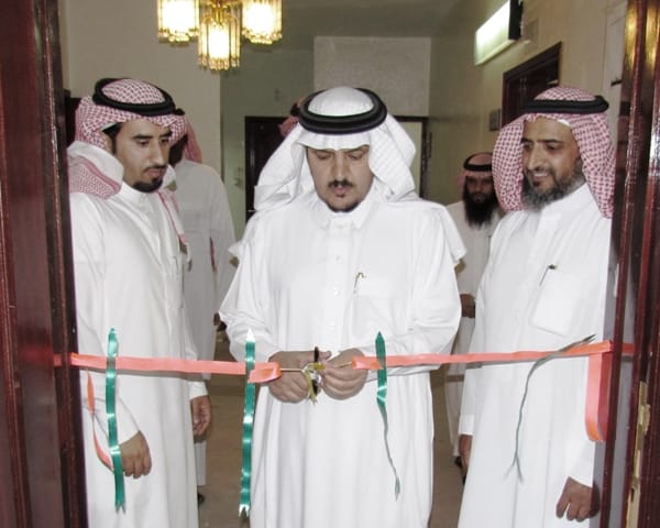 مدير التعليم يدشن المرحلة التطويرية الأولى لوحدة الإنتاج والتصوير
