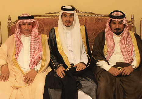 الرياعي يحتفل بزواجه وسط أفراح الأقارب والأصدقاء