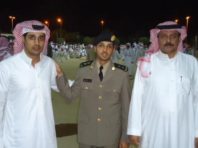 سلطان بن دحمان ملازم متخرج من دورة الضباط الجامعيين