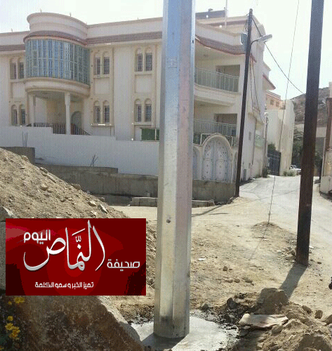 توسعة طريق البرياع  وازالة أعمدة الإنارة القديمة