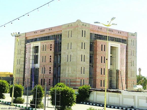 أهالي السرح..بلدية النماص تحرمنا من الخدمات وتعاقبنا على المخالفات