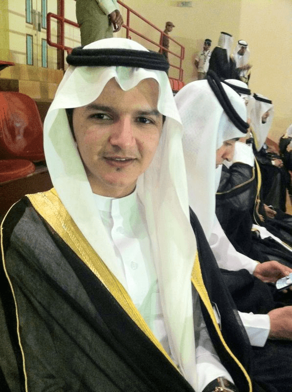 نايف آل ناشع يحصل على البكالريوس في صحة الاسنان