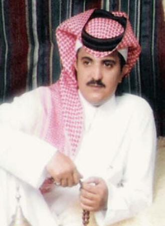 الشاعر الدحيمي يطرب قاعة الجنادرية بقصائدة الرائعة