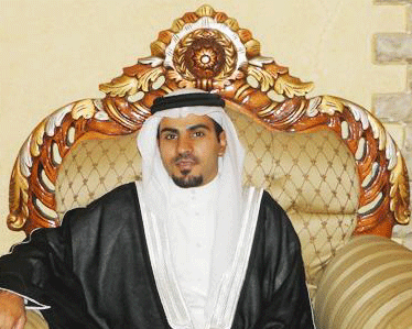 خالد عبدالرحمن متزوجاً من كريمة رجل الأعمال العمري
