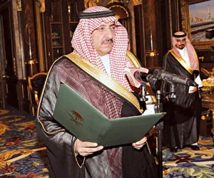 سمو وزير الداخلية يؤدي القسم أمام خادم الحرمين