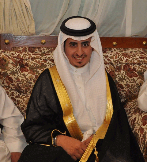 الشاب عبدالله الصقلي يعقد قرانه وسط فرحة الأقارب والمحبين