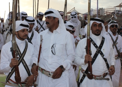 العروض الشعبية لفرقة السروات تجذب زوار النماص 33