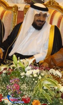 نائب مدير التعليم يهني رئيس المحكمة بمناسبة حصوله على الدكتوراة