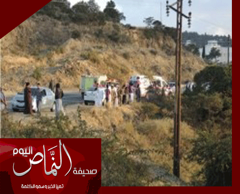 بقرية آل قحطان  .. سيارة تهوي بصاحبها بين الأشجار