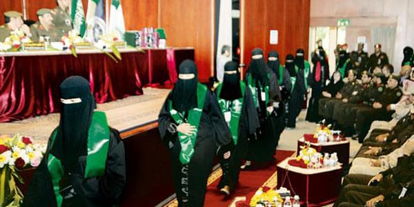 عبد الله زقيل يصف حفل تخريج الطالبات بكلية الأمير سلطان العسكرية بالخطوات الشيطانية