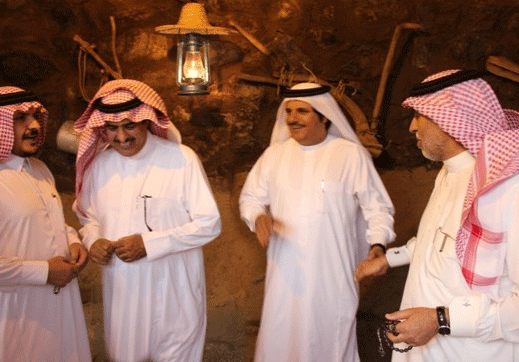 محافظ النماص يتفقد موقع حفل افتتاح المهرجان ويتفقد الشريط السياحي