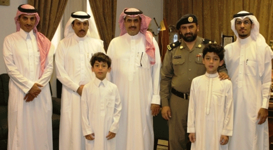 محافظ النماص يكرم المبدعين المصورين في سباق التحدي بسد بدوة لصيف النماص 1433هـ