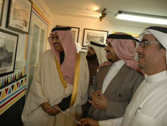 محافظ النماص يفتتح المتحف الفوتوغرافي الأول بالنماص