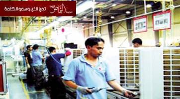 «العمل» : انسحاب المستثمرين «مبالغات» .. وتكلفة الـ 2400 ريال على الشركات لن تزيد على 2.5 %